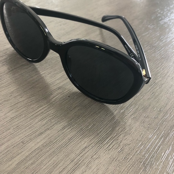 Authentic 🎉NEW🎉Givenchy black sunglasses w/ case - Picture 8 of 12